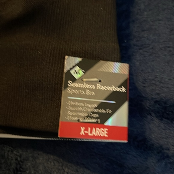 Seamless Racerback Sports Bra - Picture 3 of 4